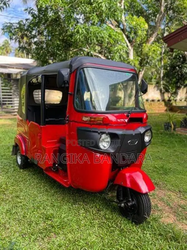 Bajaj RE 2025