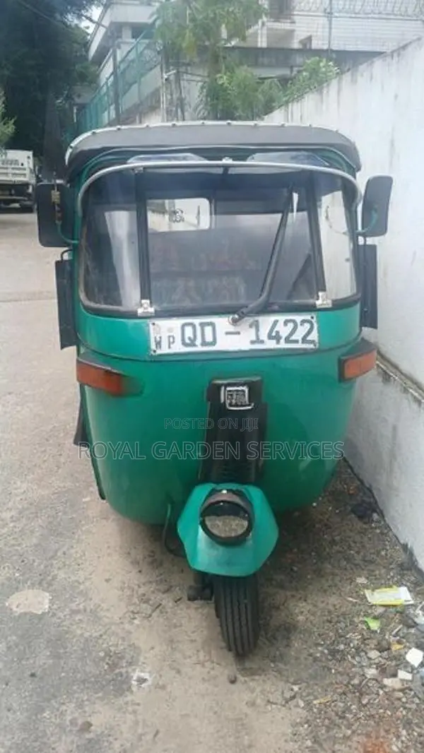Bajaj RE 2010