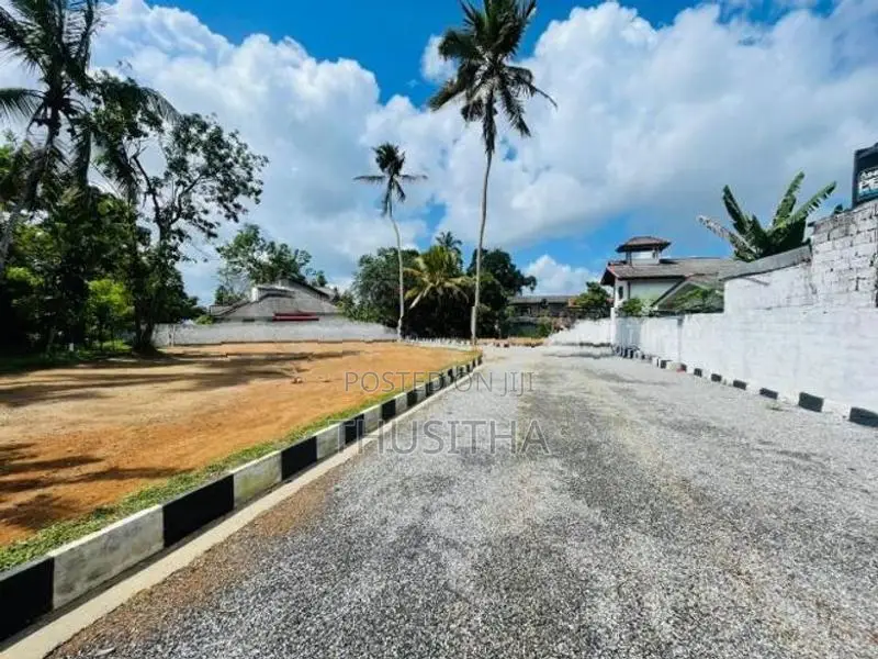 Valuable Land for Sale in Yakkala