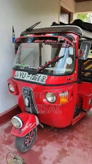 Bajaj RE 2011