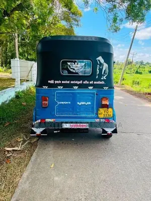 Bajaj RE 2011