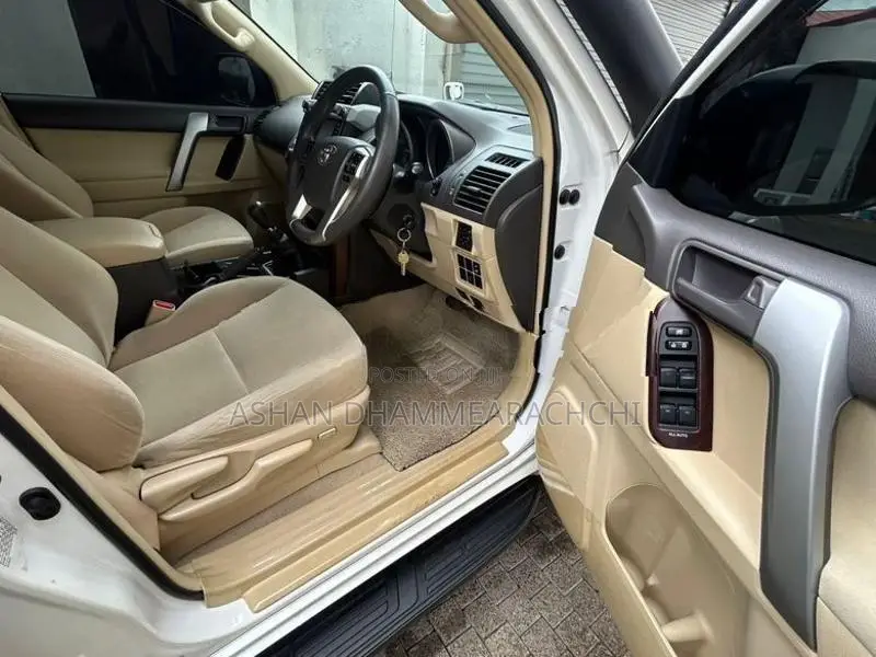Toyota Land Cruiser Prado 2014
