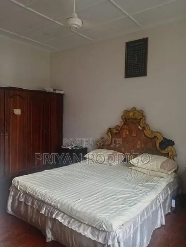 Colombo 03 De Alwis Place 05 BR House on 15 Perches of Land for Rent
