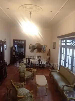 Colombo 03 De Alwis Place 05 BR House on 15 Perches of Land for Rent