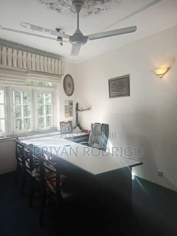 Colombo 03 De Alwis Place 05 BR House on 15 Perches of Land for Rent