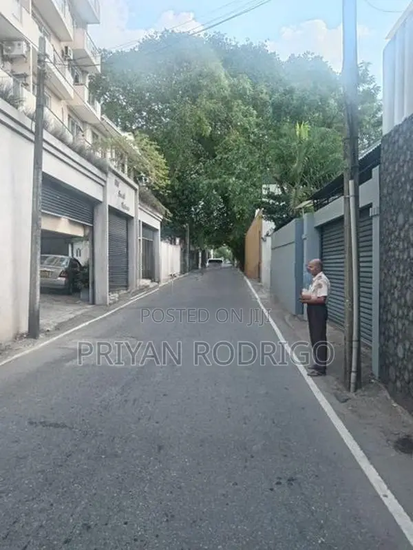 Colombo 03 De Alwis Place 05 BR House on 15 Perches of Land for Rent