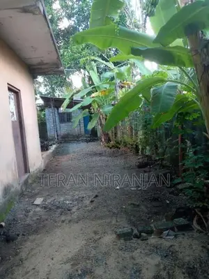 බටගොඩ, හොරණ-කළුතර පාරේ පිහිටි පර්චස් 20 ක ඉඩම