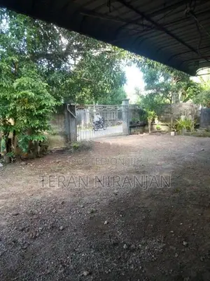 බටගොඩ, හොරණ-කළුතර පාරේ පිහිටි පර්චස් 20 ක ඉඩම