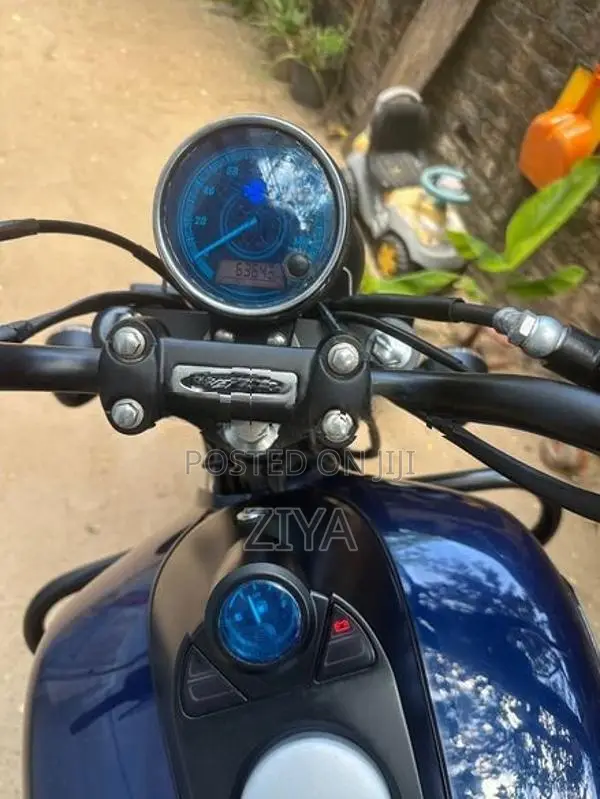 Bajaj Avenger Street 150 2017