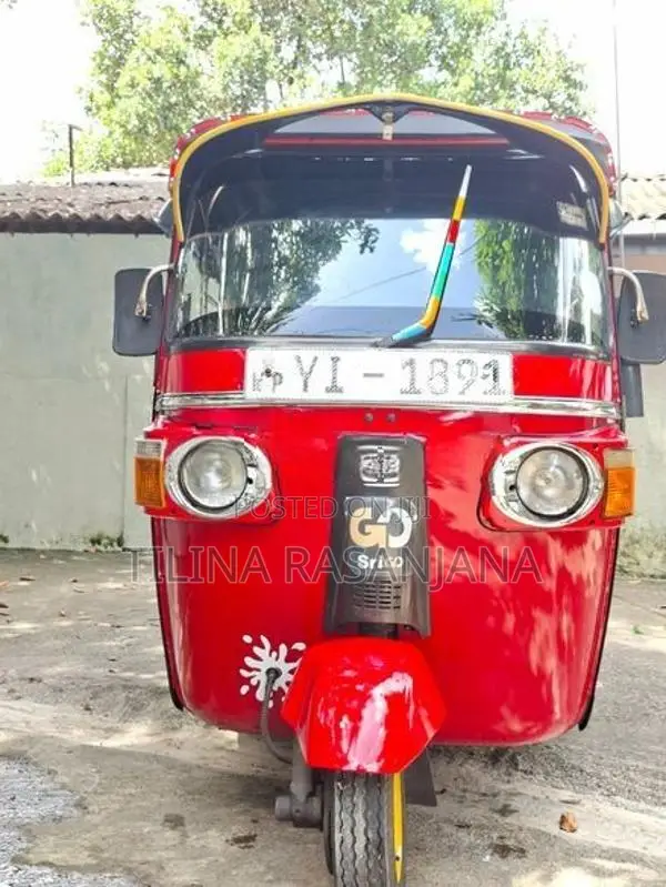 Bajaj RE 2012