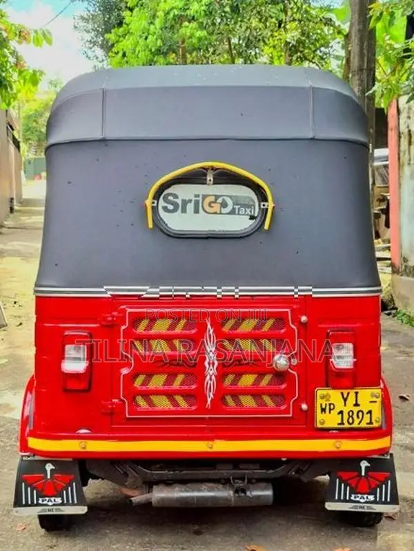 Bajaj RE 2012