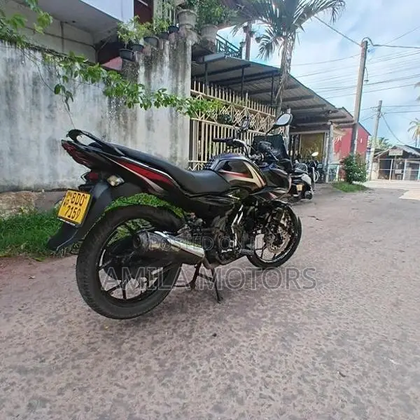 Bajaj Discover 2016