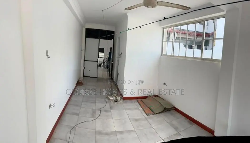 11 Bedroom house for Rent at Colombo 5