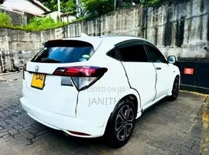 Honda Vezel 2016