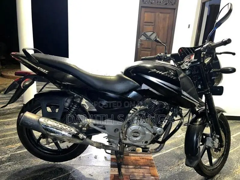 Bajaj Pulsar 150 2015