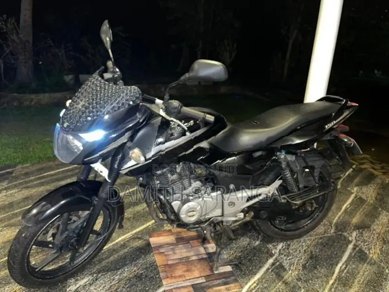Bajaj Pulsar 150 2015