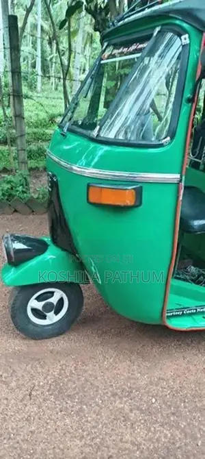 Bajaj RE 1983