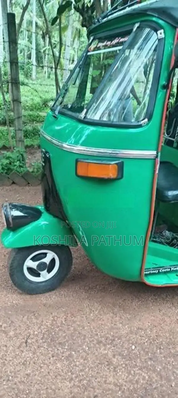 Bajaj RE 1983