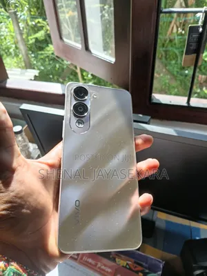 Vivo Y04 64 GB Silver