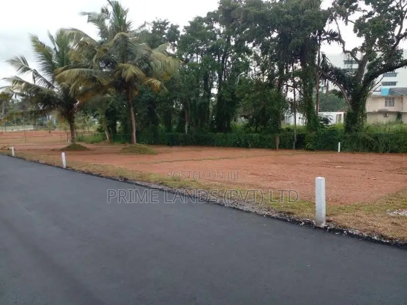 ගමිපහ කච්චෙරිය ඉඩමක්
