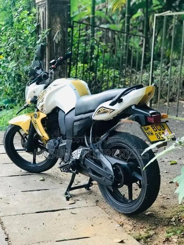 Yamaha FZ S 2015