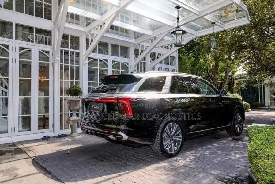 Cadillac Hongqi R Royce E HS9 2026