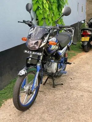 Bajaj CT100 2025