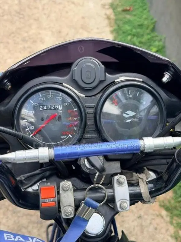 Bajaj CT100 2025