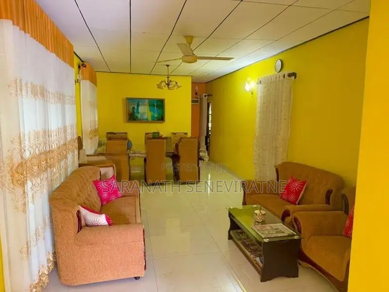 2 Storied House in Gampaha District - Nadungamuwa 350 m Mahamewuna