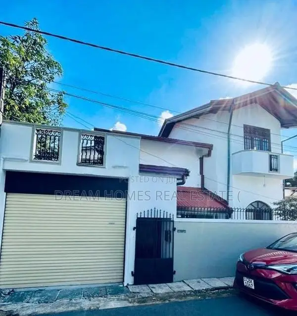 Spacious 4-Bedroom House For Sale – Kalalgoda, Thalawathugoda
