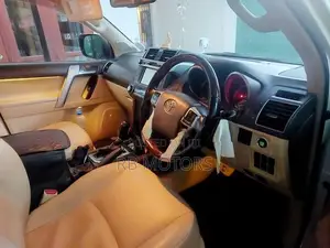 Toyota Land Cruiser Prado TX 150 2014
