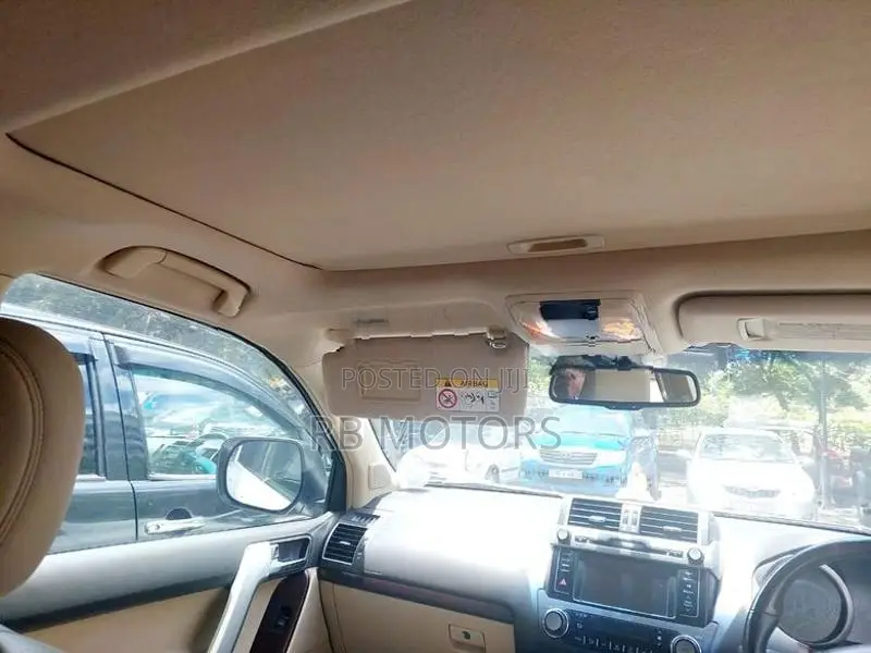 Toyota Land Cruiser Prado TX 150 2014
