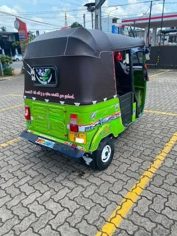Bajaj RE 2004