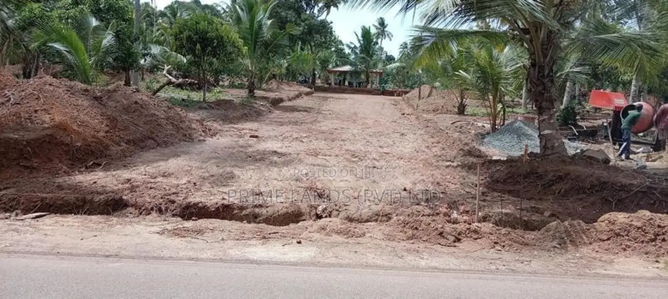 හික්කඩුව ගෝනපිනුවල මාජුවාන හන්දියෙන් අගනා බිම් කොටස්