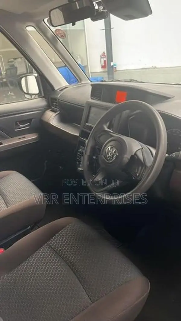 Toyota Roomy 2023