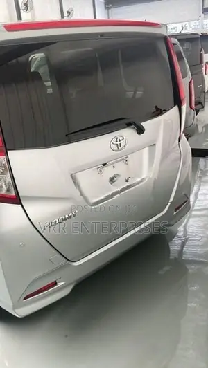 Toyota Roomy 2023