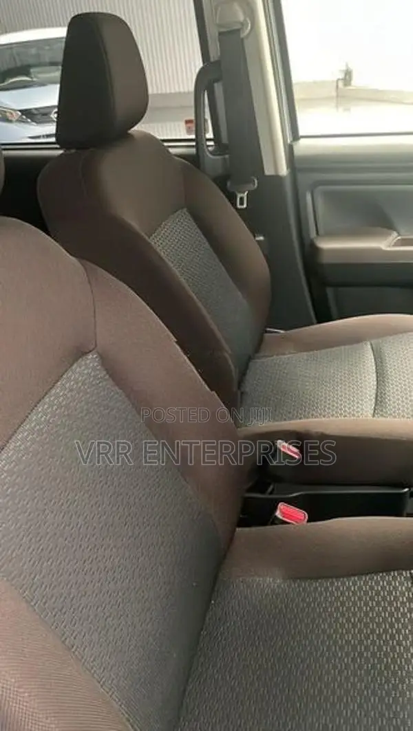 Toyota Roomy 2023