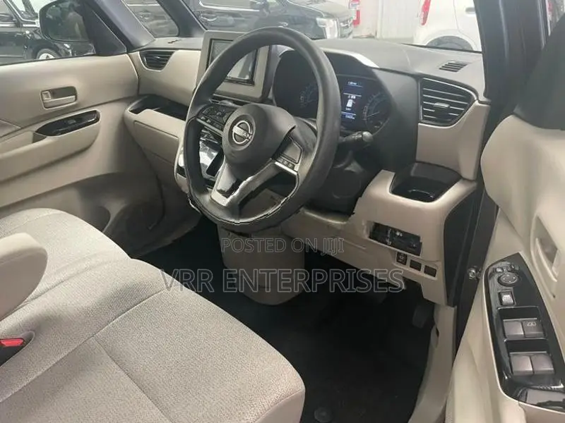 Nissan Roox 2024
