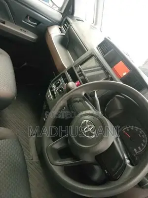 Toyota Roomy 2023