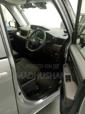 Toyota Roomy 2023