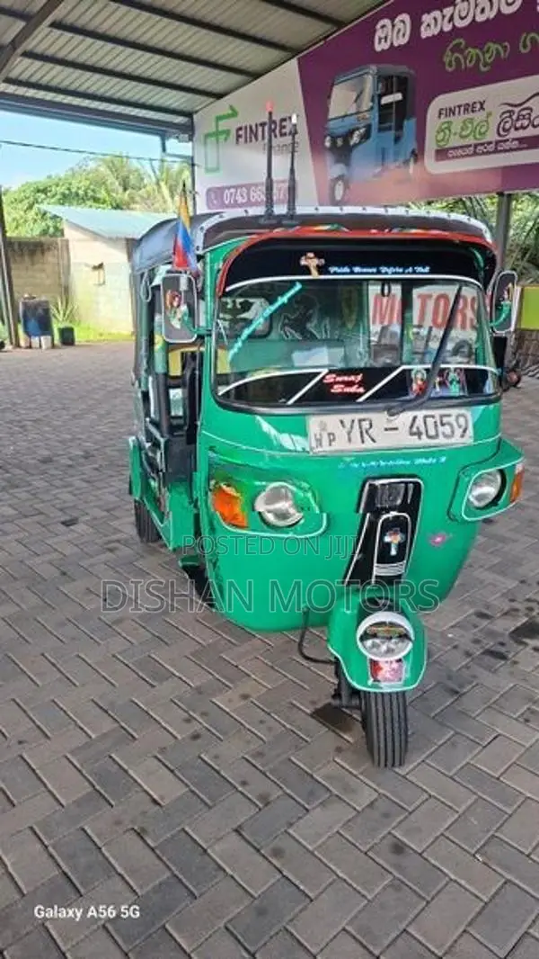 Bajaj RE 4Strok 2011