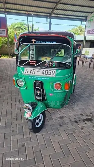Bajaj RE 4Strok 2011