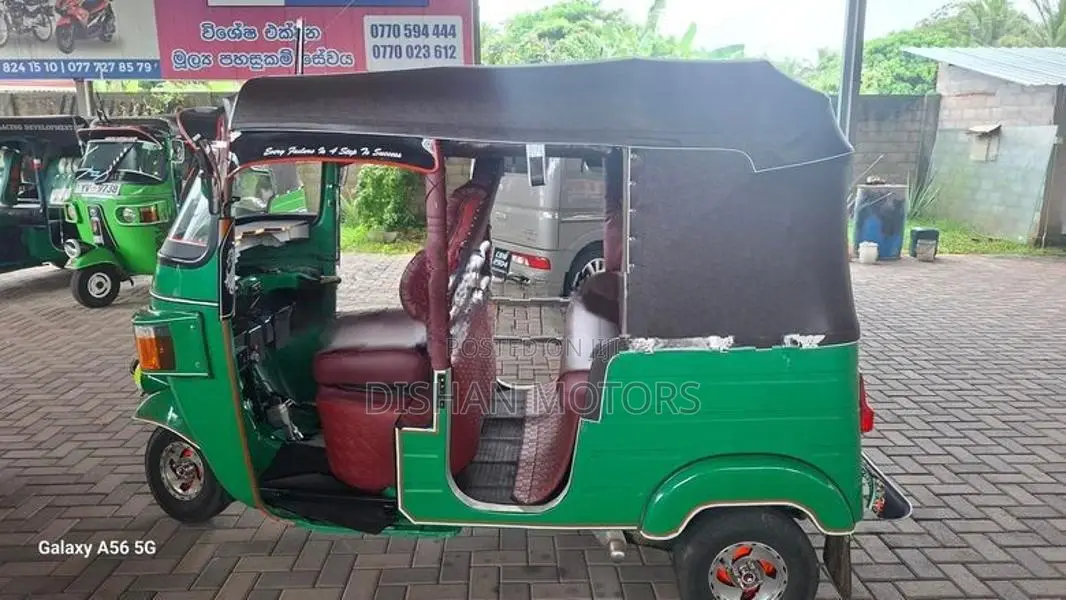 Bajaj RE 2010