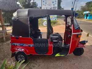 Bajaj RE 205 2005