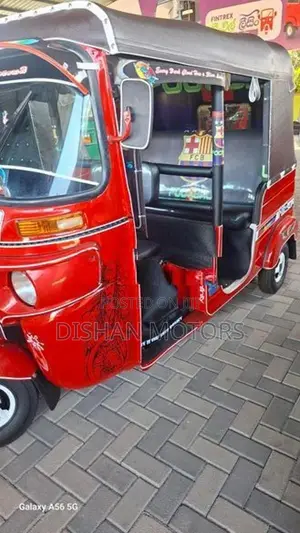 Bajaj RE 4Strok 2015