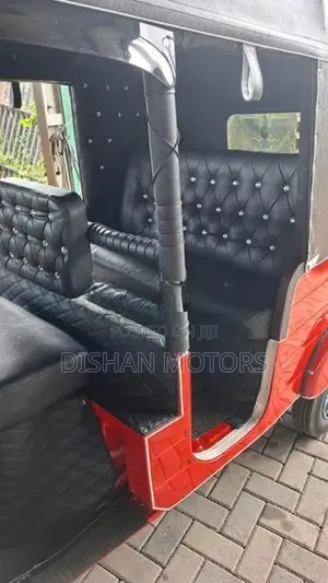 Bajaj RE 2015