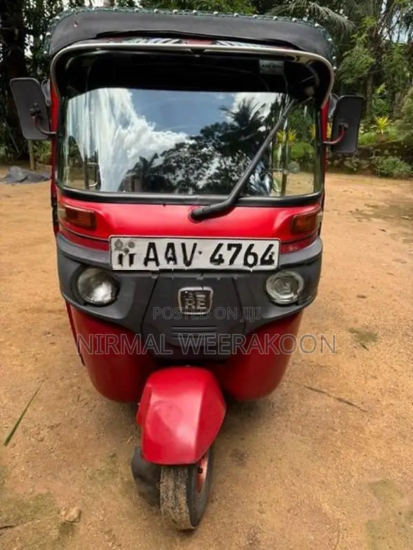 Bajaj RE 2015