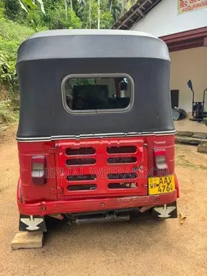 Bajaj RE 2015