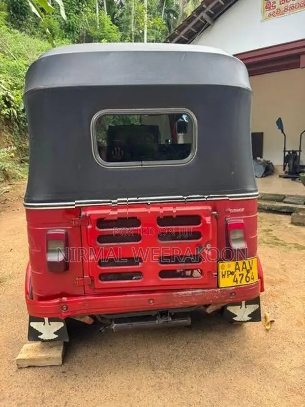 Bajaj RE 2015