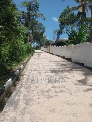 Yakkala නගරයෙන් හොදම ඉඩමක්